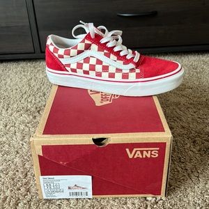 Red Vans, 6m/ 7.5w